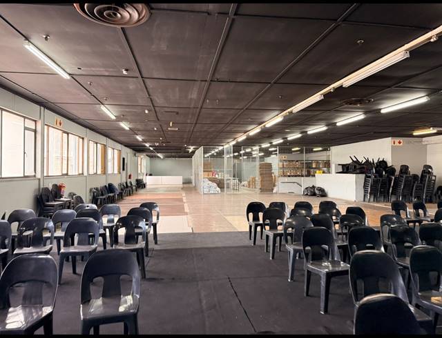 5,980M² BUSINESS CENTRE FOR SALE IN CONGELLA